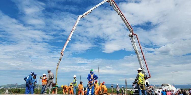 Governo avança obras do viaduto de Carapina e entrega novos ônibus do Transcol