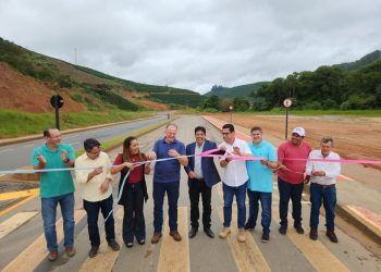 Casagrande inaugura obras de pavimentação asfáltica em Brejetuba