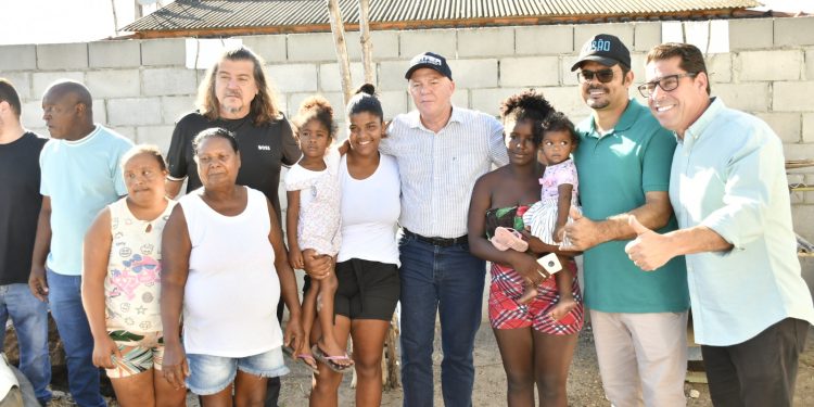 Obras no campo e na cidade: na gestão Daniel Santana, comunidade de Paulista tem todas as ruas calçadas