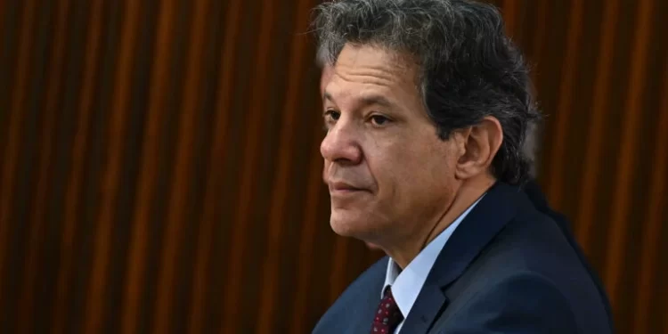 Shein e Shopee: Governo vai taxar compras de até 50 dólares