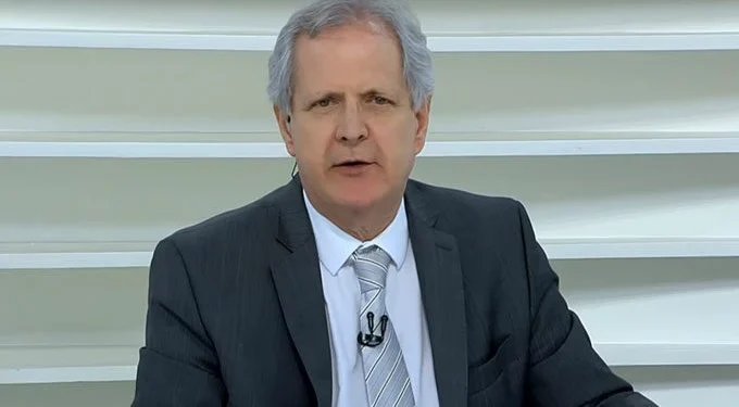 Augusto Nunes é condenado por chamar político de “cafajeste”