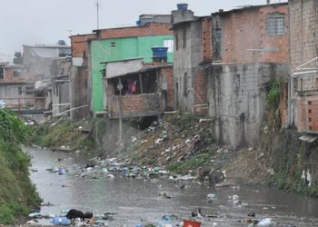 Brasil teve cerca de 130 mil internações por doenças associadas à falta de saneamento, em 2021