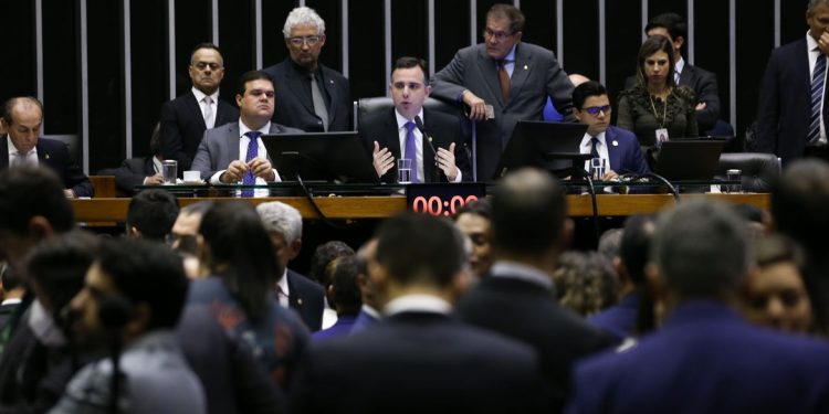 Pacheco lê requerimento e cria CPMI dos atos golpistas de 8 de janeiro