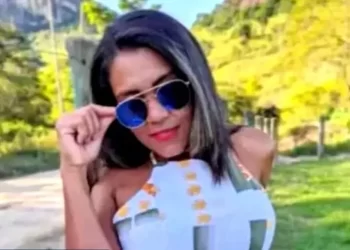 Mulher de 26 anos é eletrocutada ao pisar em fio desencapado na cozinha de casa