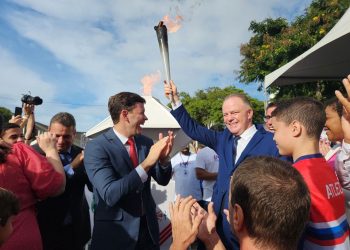 Casagrande participa das comemorações do aniversário de 488 anos de Vila Velha