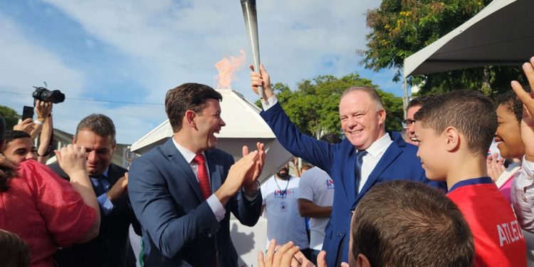 Casagrande participa das comemorações do aniversário de 488 anos de Vila Velha