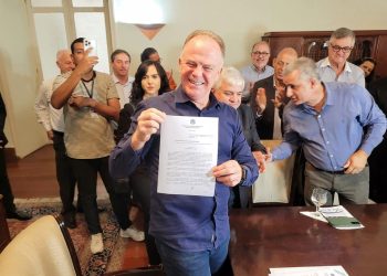 Casagrande sanciona Lei que institui Fundo de Aval do Microcrédito no Estado