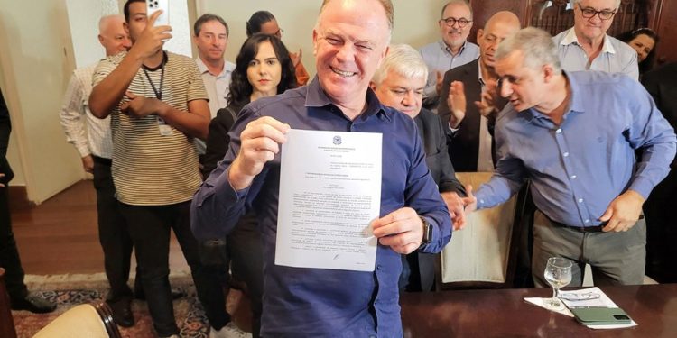 Casagrande sanciona Lei que institui Fundo de Aval do Microcrédito no Estado