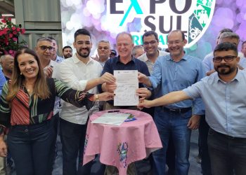 Casagrande autoriza início de obras de pavimentação de rodovia em Cachoeiro