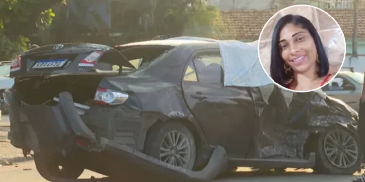 Mulher tenta socorrer bebê e morre em acidente de carro