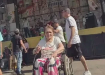Cadeirante idosa morre após ser arremessada de ônibus