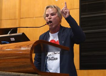 VÍDEO: Sérgio Meneguelli diz ter sido esculhambado por não usar terno e gravata na Assembléia Legislativa