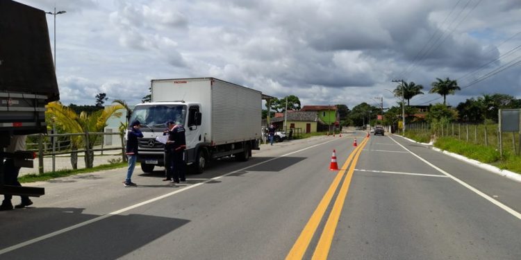 Blitz da Sefaz resulta em R$ 30 mil em autuações no Norte do Estado