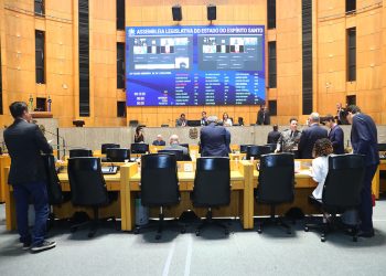 Assembleia aprova auxílio-alimentação de R$ 600 para os servidores do Estado