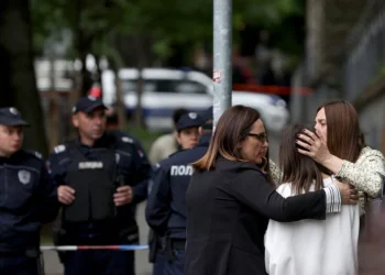 Aluno mata 9 pessoas a tiros em escola de Belgrado, na Sérvia