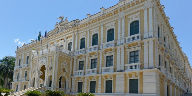 Governo do Estado anuncia aumento de 100% no valor do auxílio alimentação pago a servidores públicos