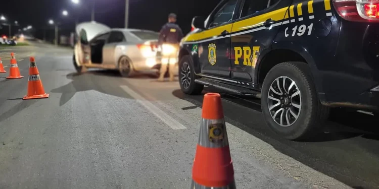 Foragido da Justiça vai para festa com carro roubado e acaba sendo preso dirigindo embriagado na BR-259, em Baixo Guandu