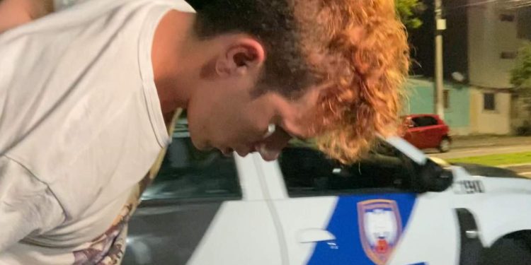 Namorado de empresário morto em Jardim Camburi é preso após perseguição e confessa crime