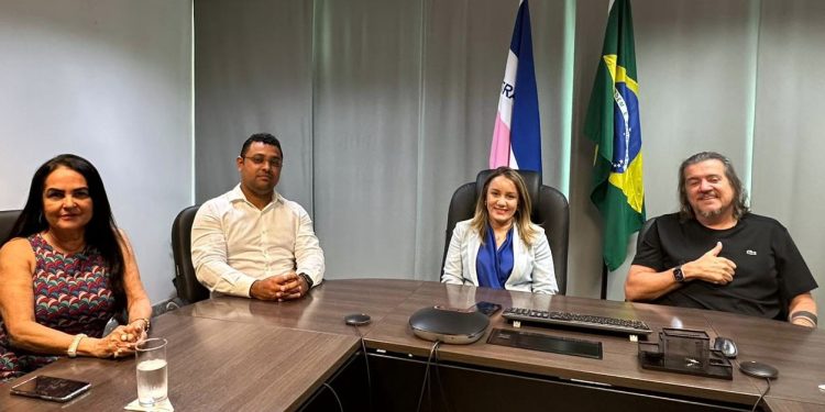 Prefeito Daniel Santana vai a Vitória em busca de mais parcerias com o Governo do Estado