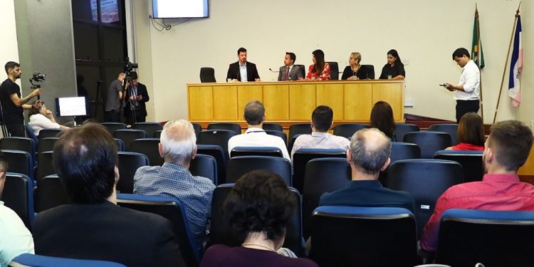 Frente Parlamentar quer fortalecer bares e restaurantes