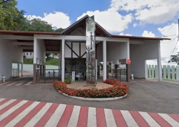 Professor é preso por suspeita de induzir alunos a suicídio