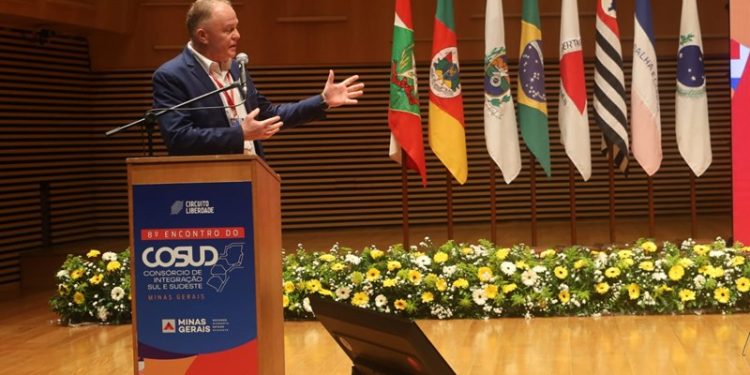Governador do Espírito Santo participa da abertura da 8ª edição do Cosud