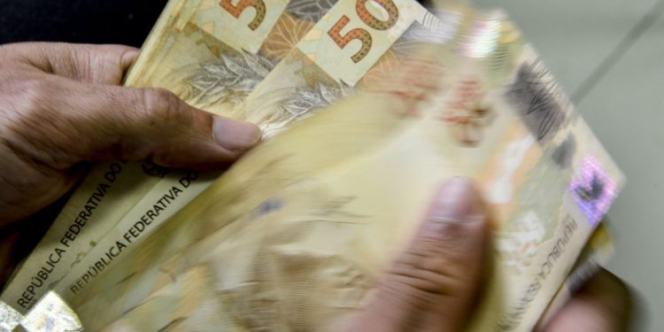 Desenrola Brasil poderá reduzir em até 40% inadimplência no país