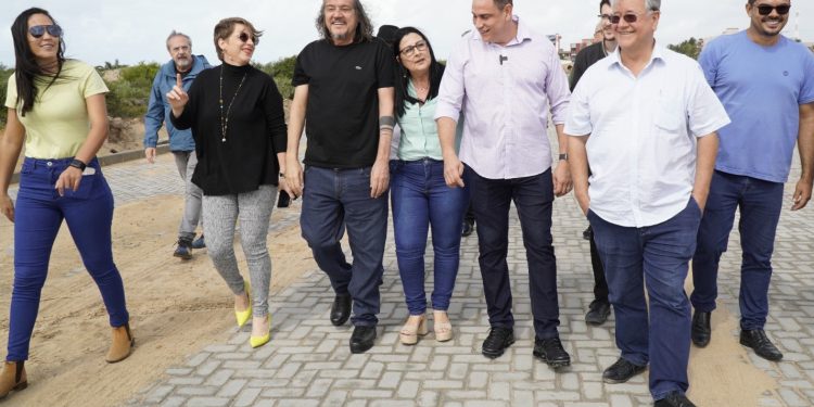 Daniel Santana e Da Vitória anunciam mais R$ 4,5 milhões para obras de infraestrutura em Guriri