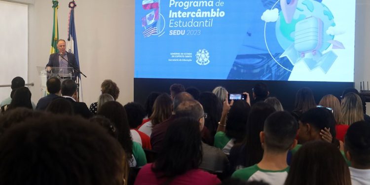 Sedu anuncia destino de alunos do Programa de Intercâmbio Estudantil