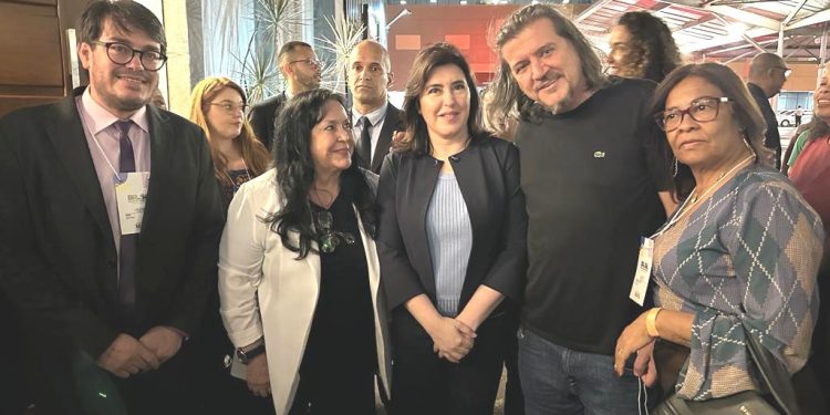 Prefeito Daniel Santana vai à ministra Simone Tebet pela independência do Ceunes e curso de Medicina