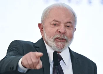 Após ser chamado de “jumento”, Lula rebate fala de Bolsonaro