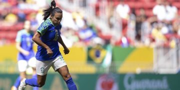 Brasil inicia busca por título inédito da Copa diante do Panamá