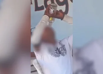 Homem morre após beber cachaça para ganhar aposta