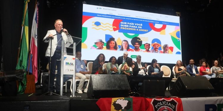 Casagrande participa de Plenária Estadual para elaboração do Plano Plurianual nacional