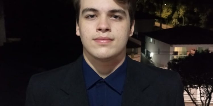 Estudante de escola pública de Ensino Médio Integral no Espírito Santo ganha bolsa de estudos em universidade americana