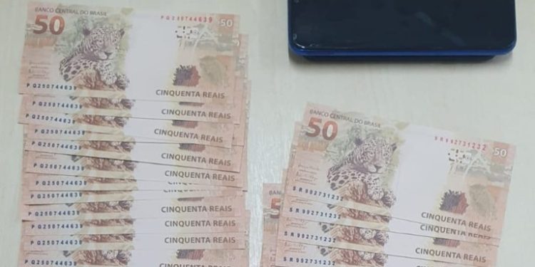 Casal compra dinheiro falso pela internet e acaba preso pela polícia Federal em Aracruz