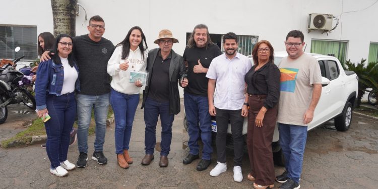 Prefeitura de São Mateus disponibiliza veículo para a Aderi