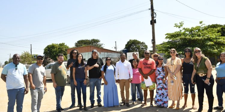 Mais de 3,2 milhões em infraestrutura no campo: prefeito Daniel Santana entrega calçamentos na região do Nativo
