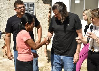 Prefeitura de São Mateus entrega mais quatro casas no bairro Vitória