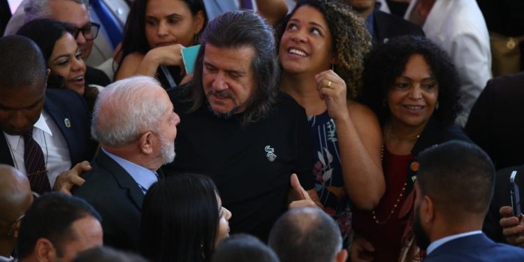 Ufenes e curso de Medicina em São Mateus: presidente Lula responde solicitação feita pelo prefeito Daniel Santana