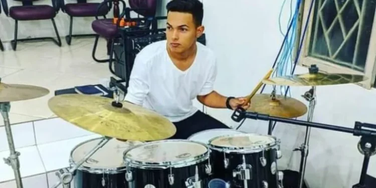 Filho de pastor morre afogado após celebração de batismo