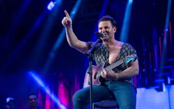 “Ainda tô aí! Tô nessa moda que cê tá ouvindo”: Eduardo Costa é um dos shows de destaque na EXPOSAMA 2023