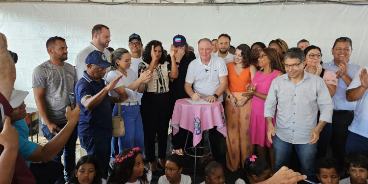 Governo do Estado entrega reforma de hospital e anuncia revitalização do Sítio Histórico de São Mateus.