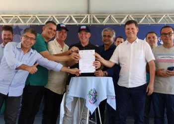 Governador visita obras de rodovia e entrega obras em Baixo Guandu