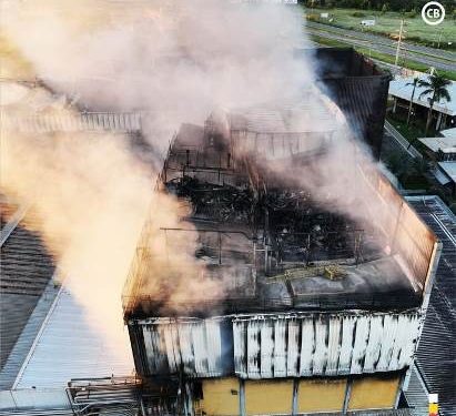 Combate ao incêndio na Cacau Show segue ininterrupto