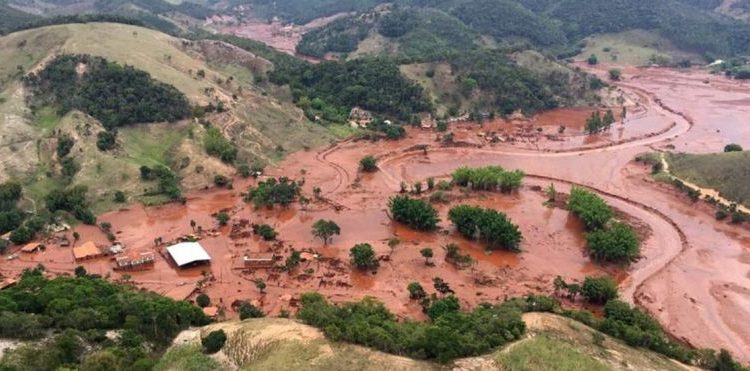 Negociações de acordo sobre rompimento de barragem em  Mariana são suspensas