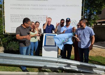 Renato Casagrande Inaugurada ponte sobre o Córrego Velha Antônia em Conceição da Barra