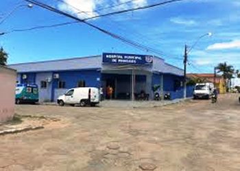 Médico é agredido durante consulta.