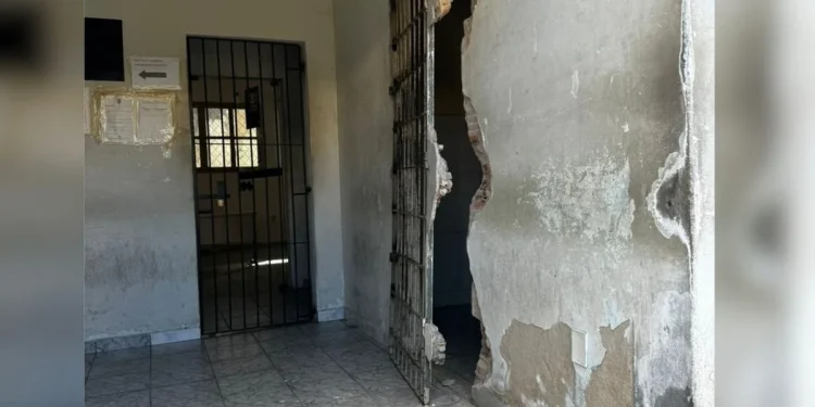 Homem foge de cela em delegacia de São Mateus, ES