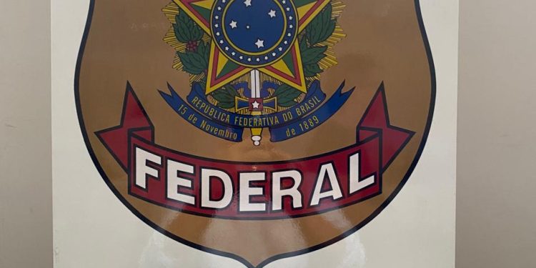 Policia Federal prende acusado de compartilhar imagens de abuso sexual infantil na internet, em São Mateus